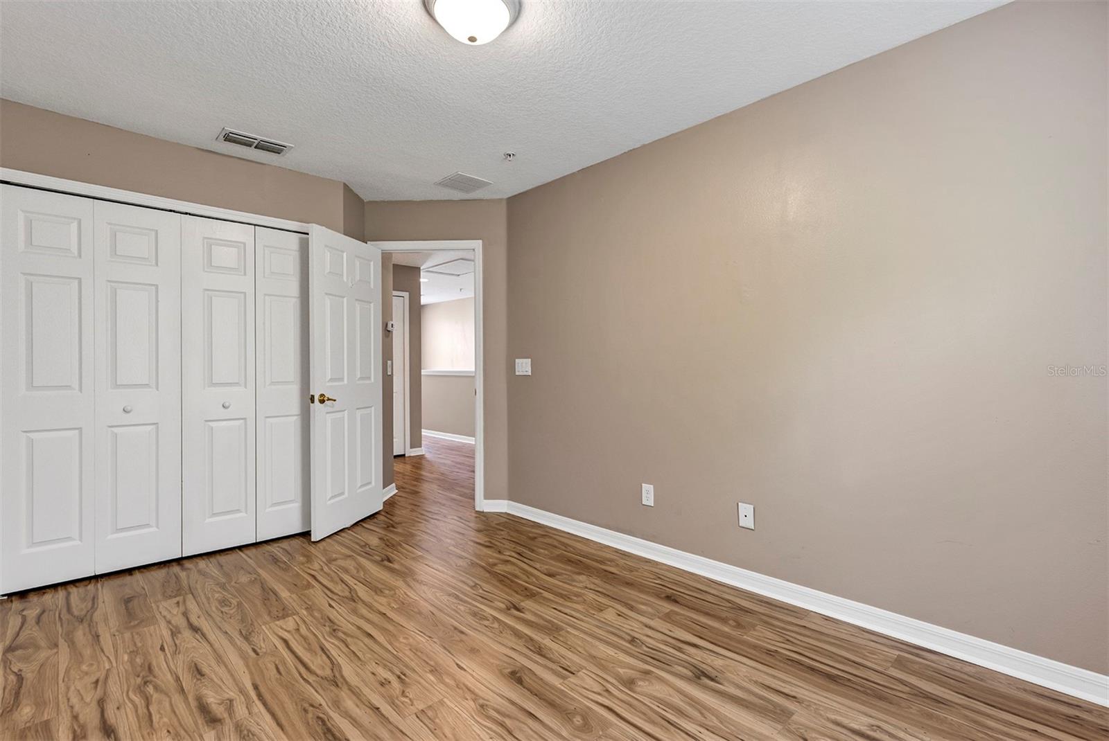 ISLES OF OVIEDO - Residential Lease