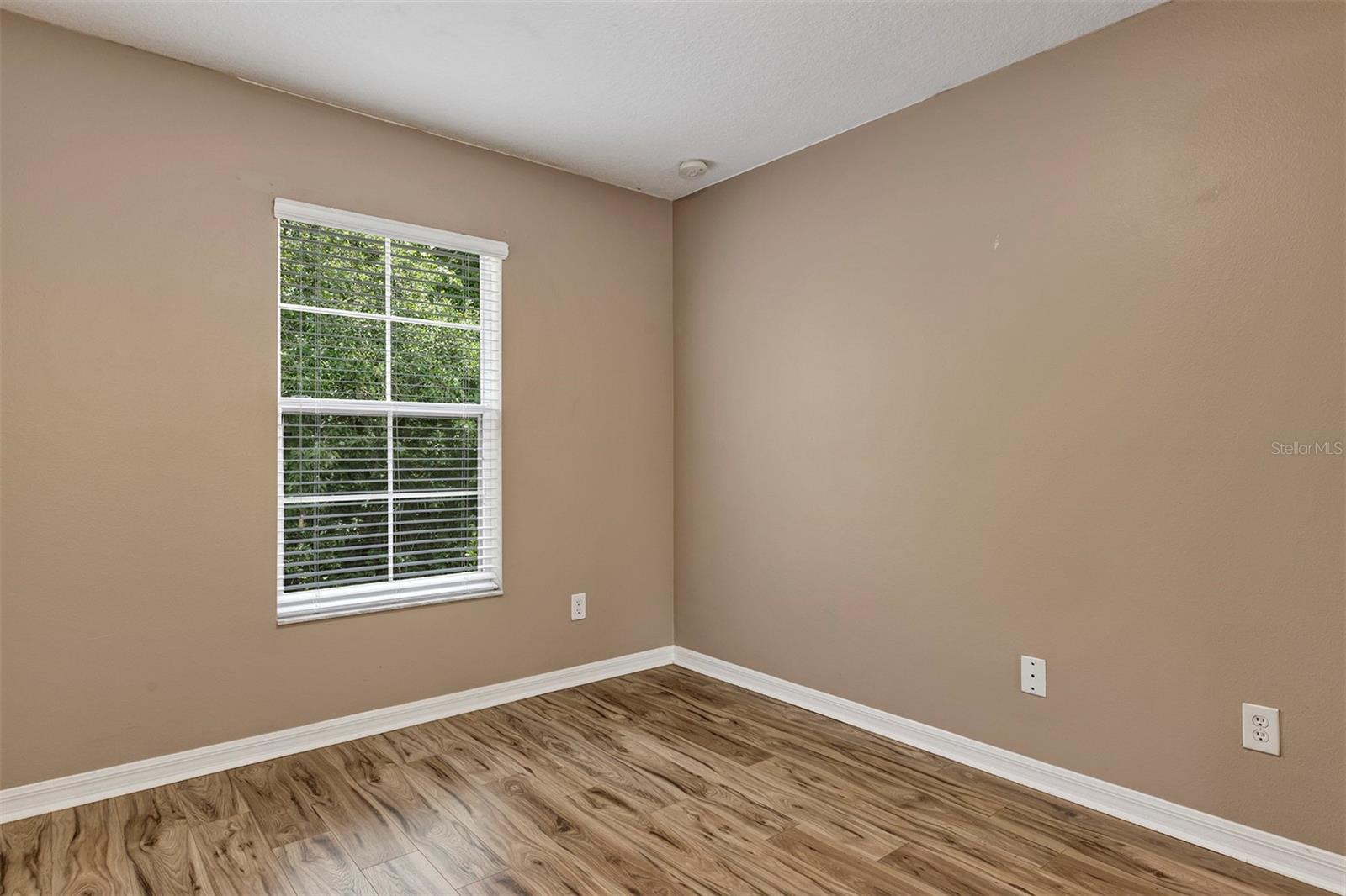 ISLES OF OVIEDO - Residential Lease