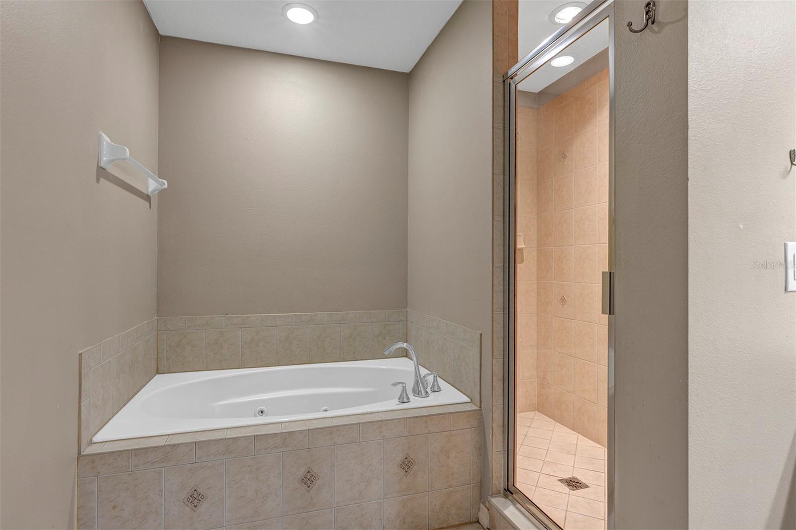 ISLES OF OVIEDO - Residential Lease