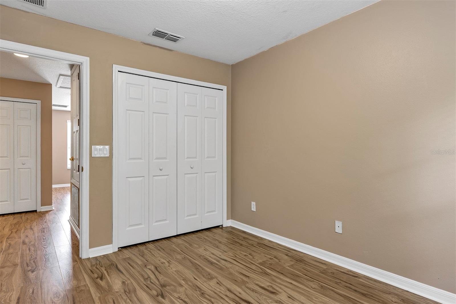 ISLES OF OVIEDO - Residential Lease