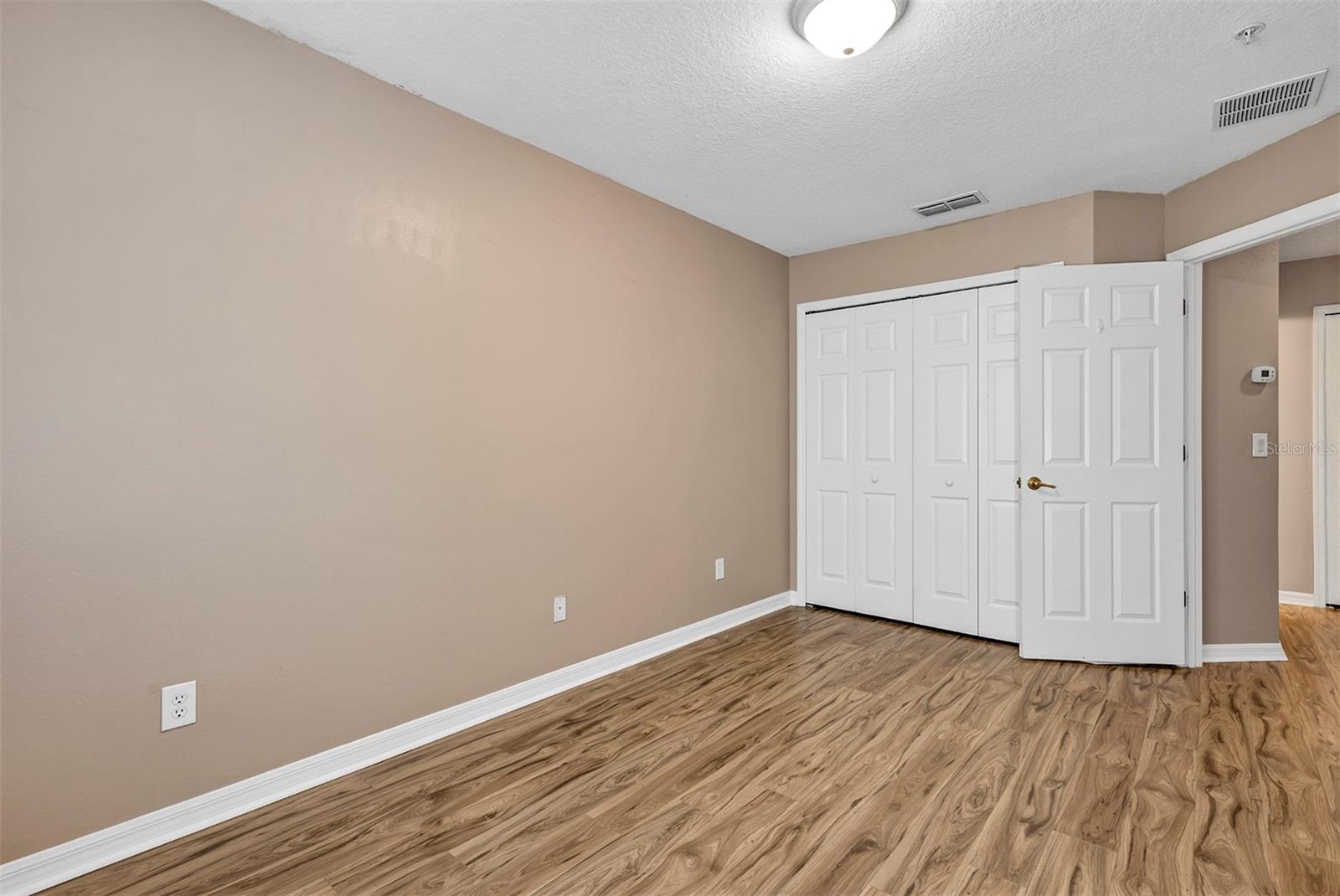 ISLES OF OVIEDO - Residential Lease