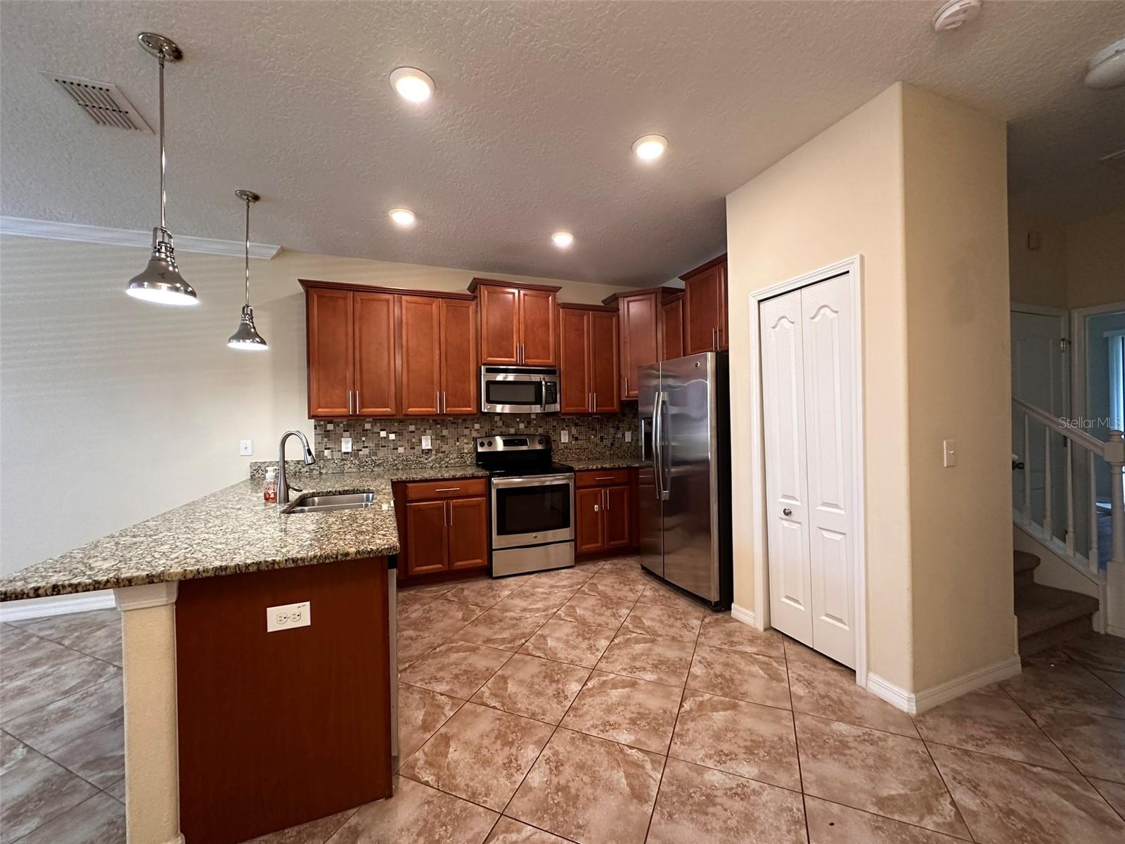 MEADOW POINTE IV PRCL I - Residential Lease