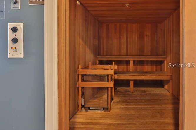 VENTANA A CONDO - Residential