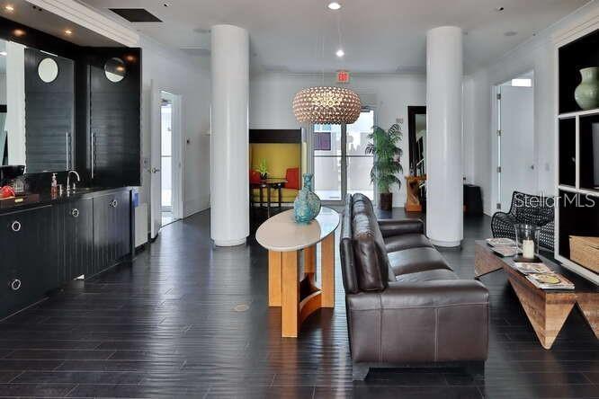 VENTANA A CONDO - Residential