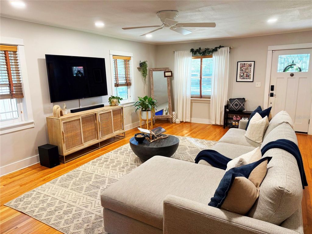 Photo of 4305 W Leona Street, Tampa, FL 33629 (MLS # TB8442520)