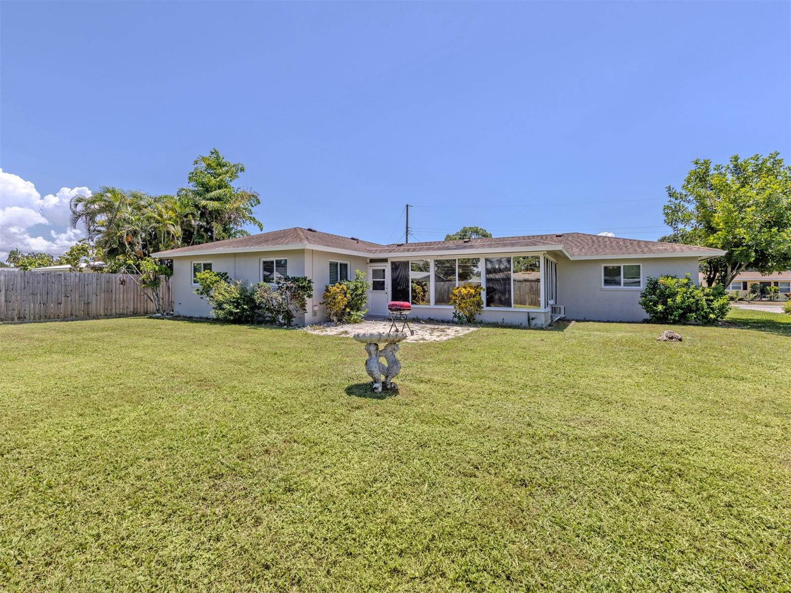 2161 INNER CASS CIRCLE