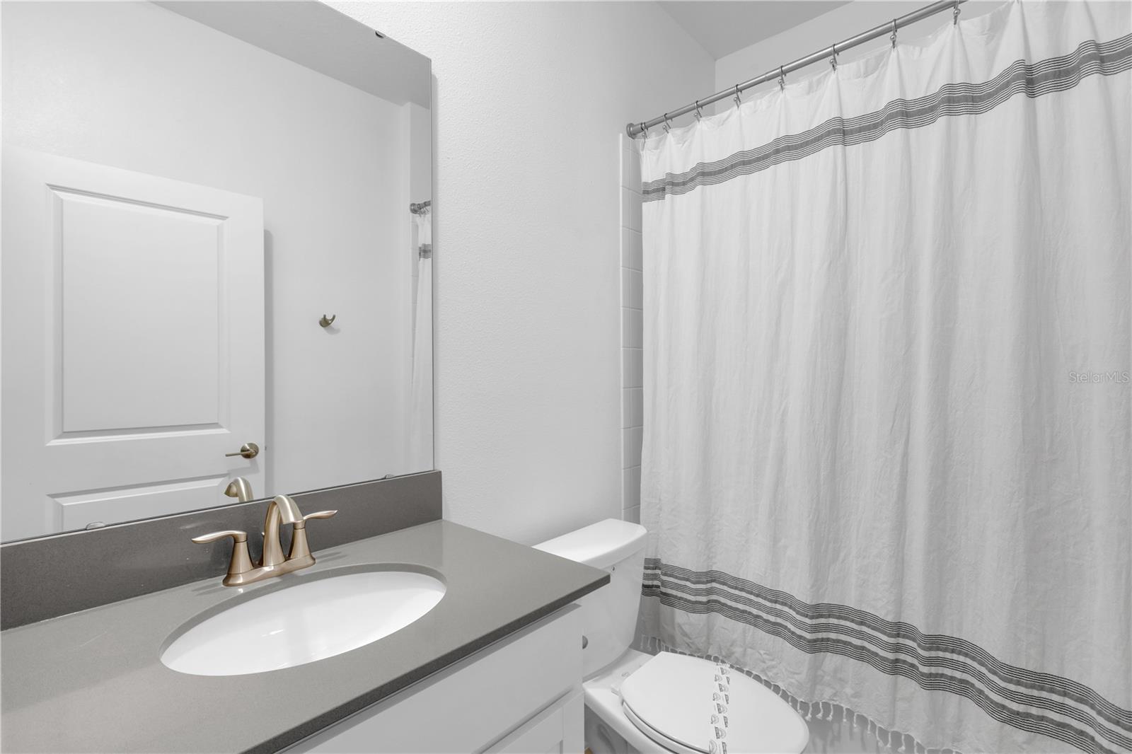 CAMDEN PK/PROVIDENCE PH 4 - Residential Lease