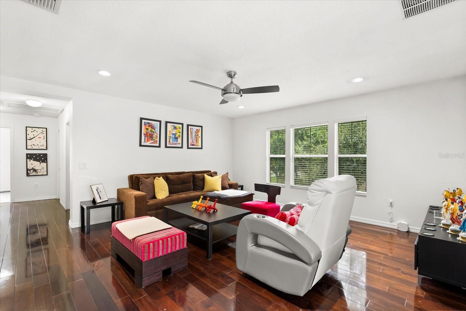 EAGLE CRK PH 01A - Residential Lease