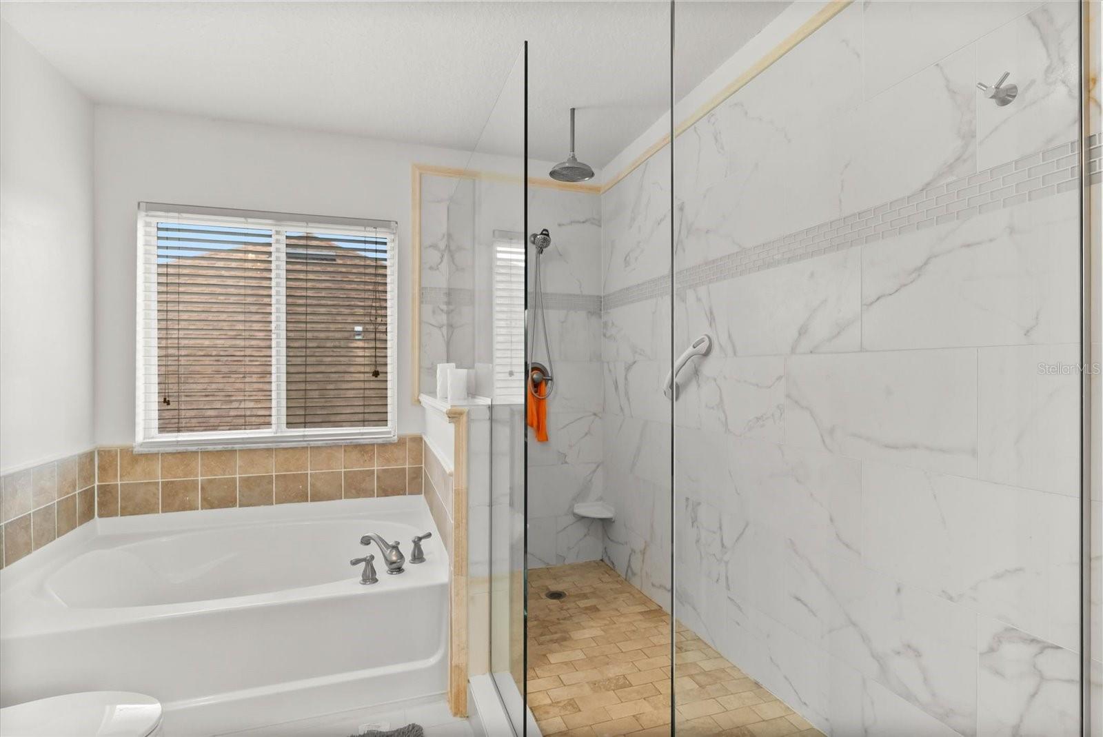 EAGLE CRK PH 01A - Residential Lease