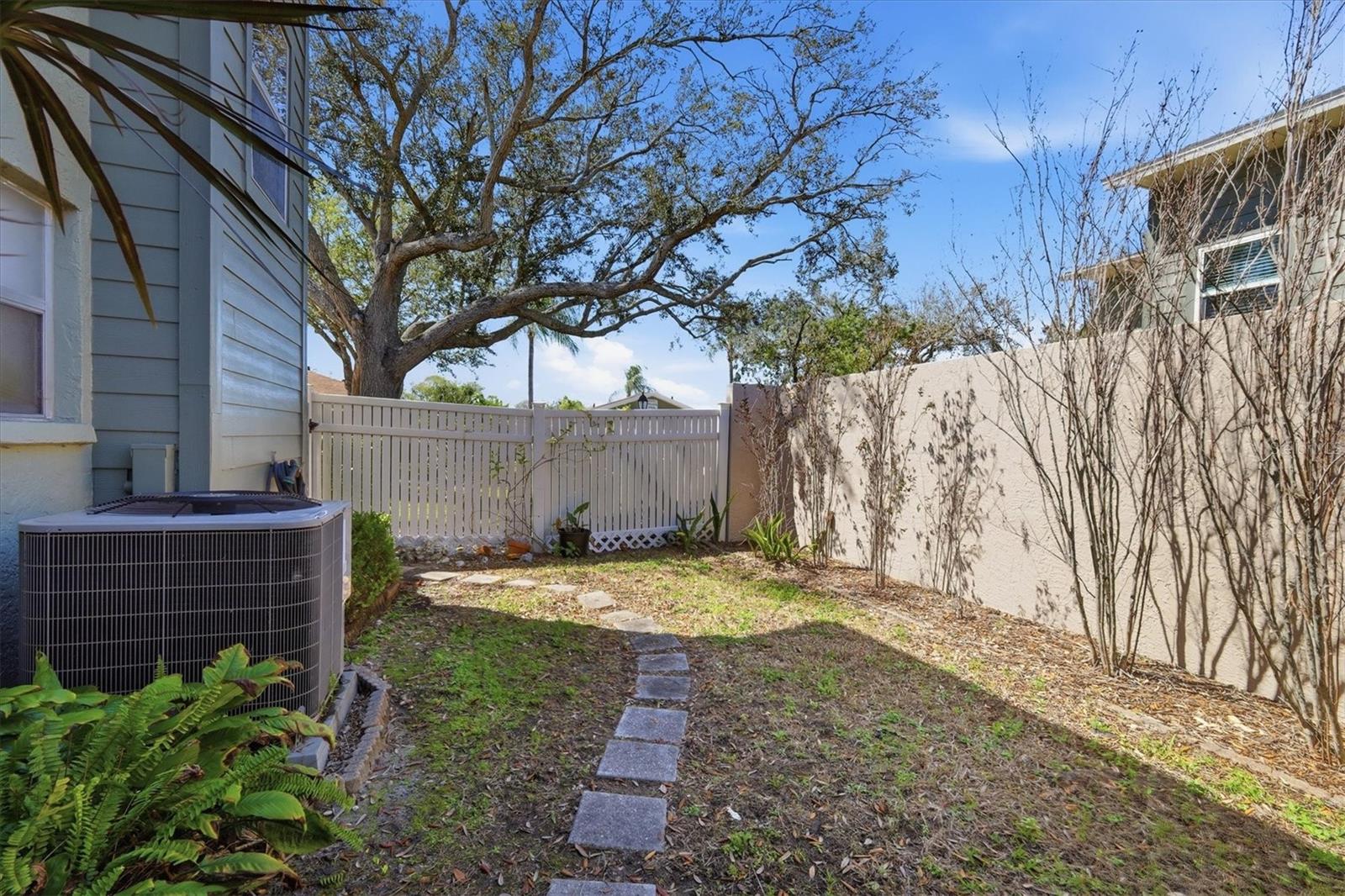 COURTYARD VILLAS - Residential