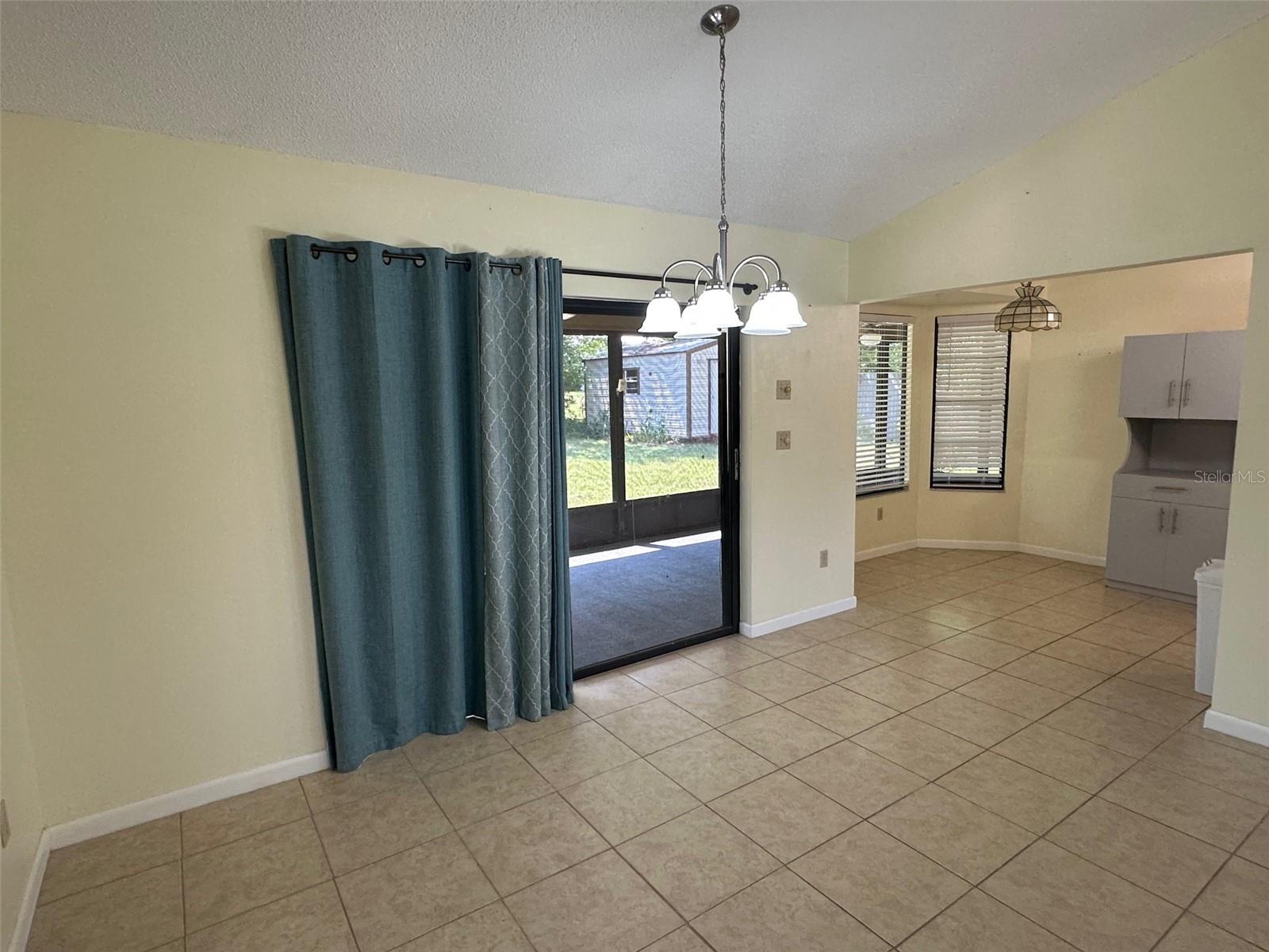 RAINBOW LAKES ESTATE - Residential