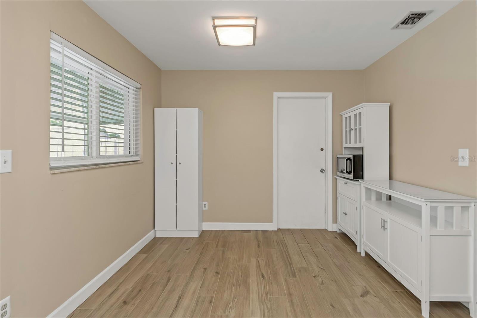 BONNIE BAY UNIT ONE - Residential Lease