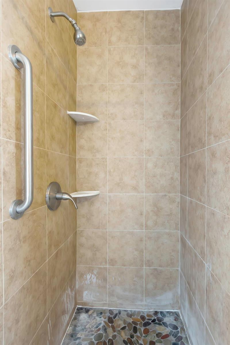 BONNIE BAY UNIT ONE - Residential Lease