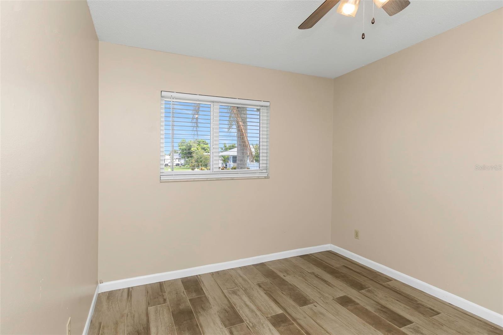 BONNIE BAY UNIT ONE - Residential Lease