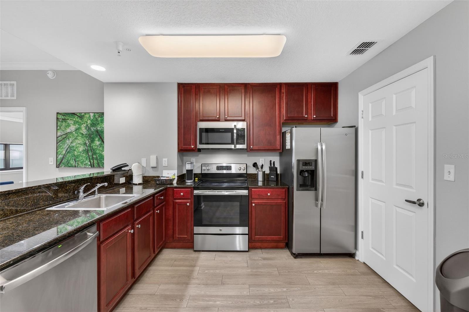 14501 GROVE RESORT AVENUE 1528