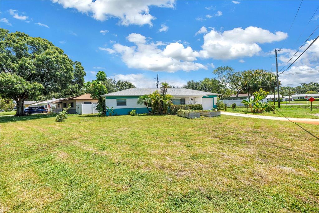 Photo of 6195 28th Avenue N, St Petersburg, FL 33710 (MLS # TB8395970)