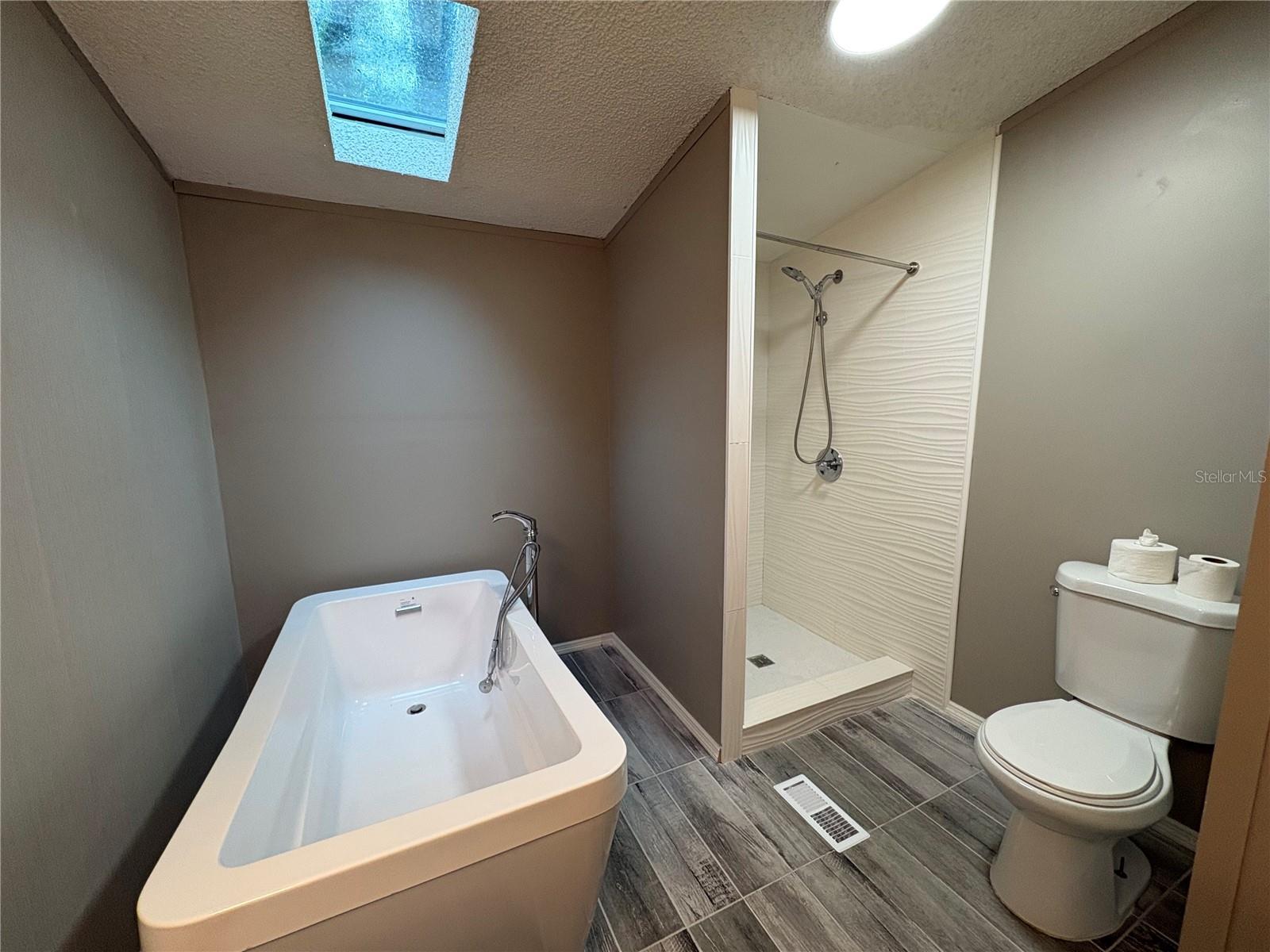 CRYSTAL VIEW - Residential