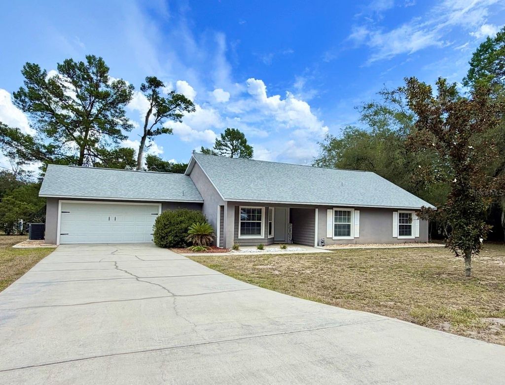 Photo of 13 Fisher Trail Terrace, Ocklawaha, FL 32179 (MLS # R4911639)
