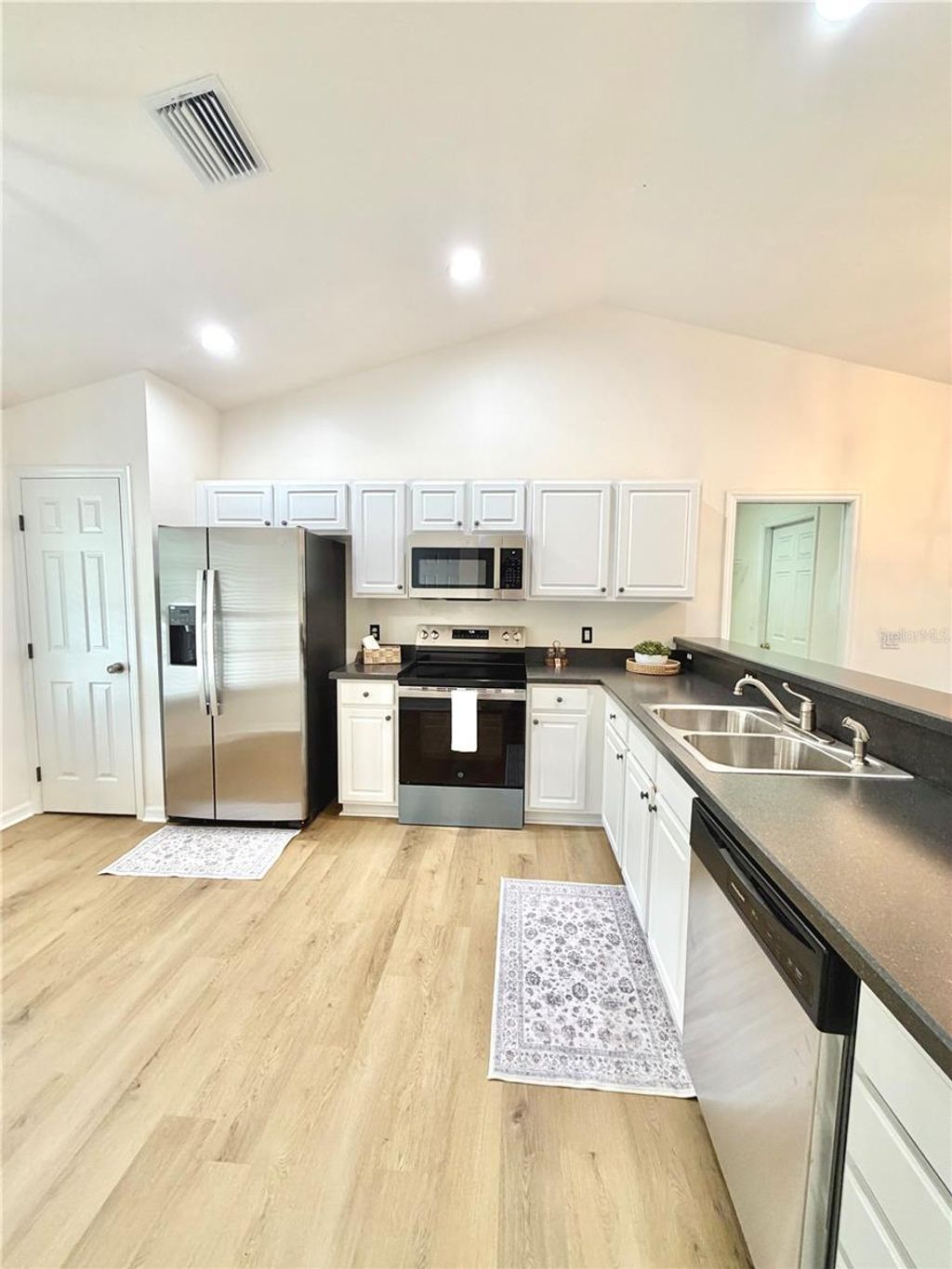 Photo of 13 Fisher Trail Terrace, Ocklawaha, FL 32179 (MLS # R4911639)