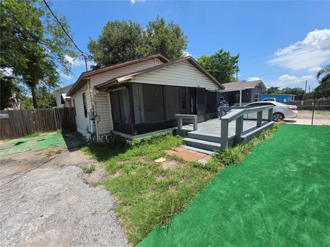 Photo of 3308 E Mohawk Ave, Tampa, FL 33610 (MLS # TB8528769)