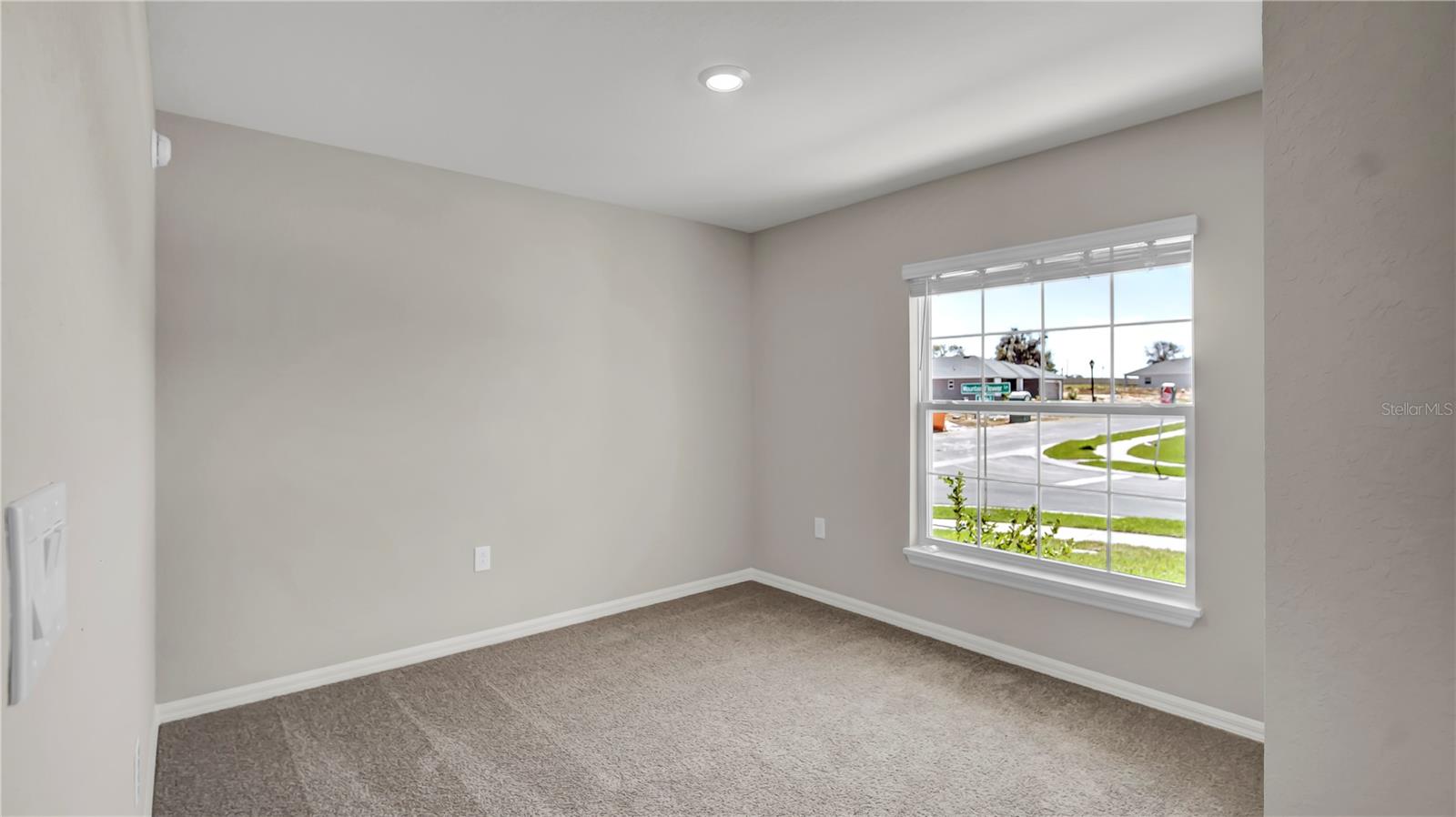 GENEVA LNDGS PH 2 - Residential Lease