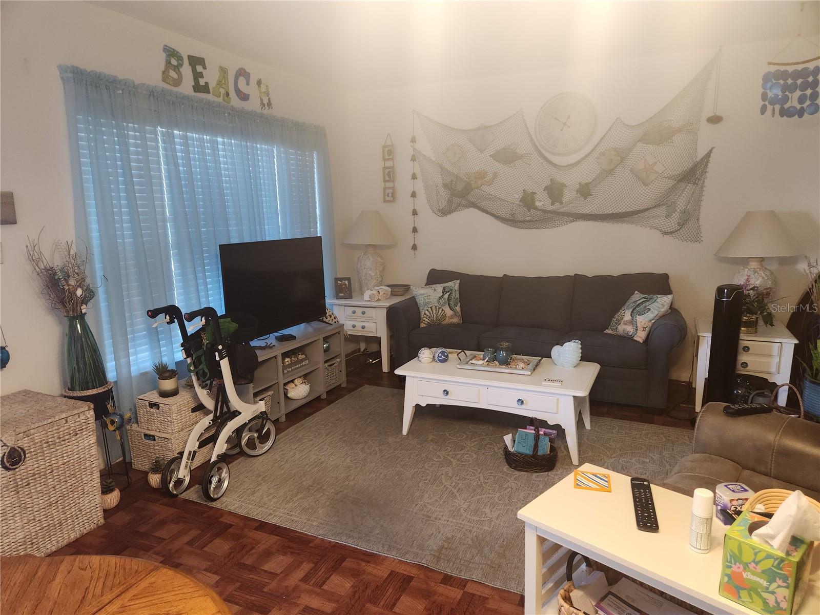 ON TOP OF THE WORLD - Residential