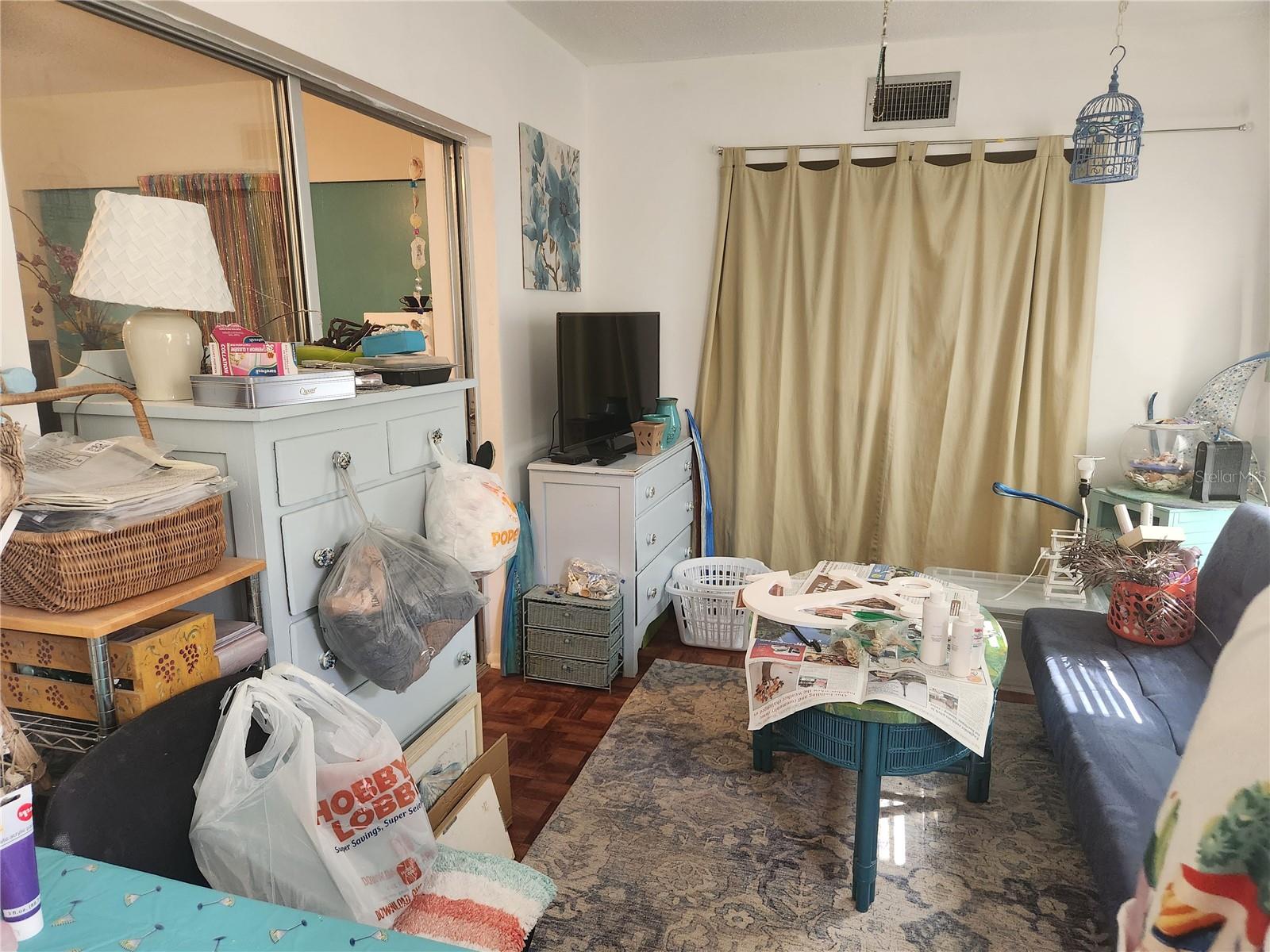 ON TOP OF THE WORLD - Residential