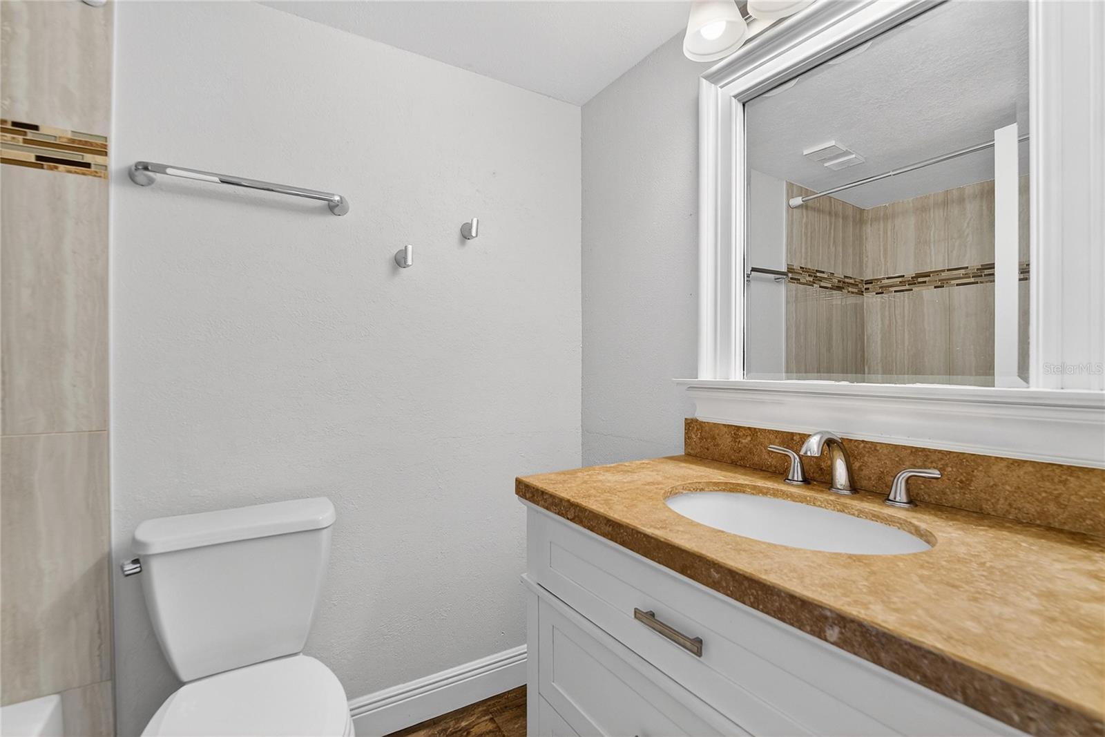 COVE CAY VILLAGE IV - Residential Lease