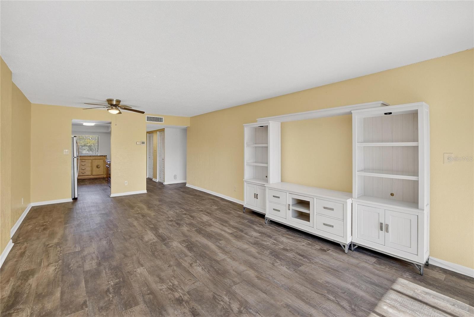 COVE CAY VILLAGE IV - Residential Lease