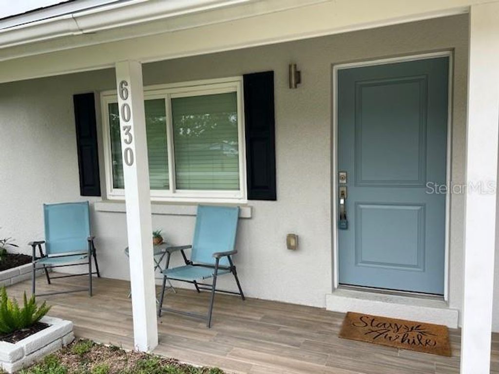 Photo of 6030 Carlton Avenue, Sarasota, FL 34231 (MLS # A4690972)