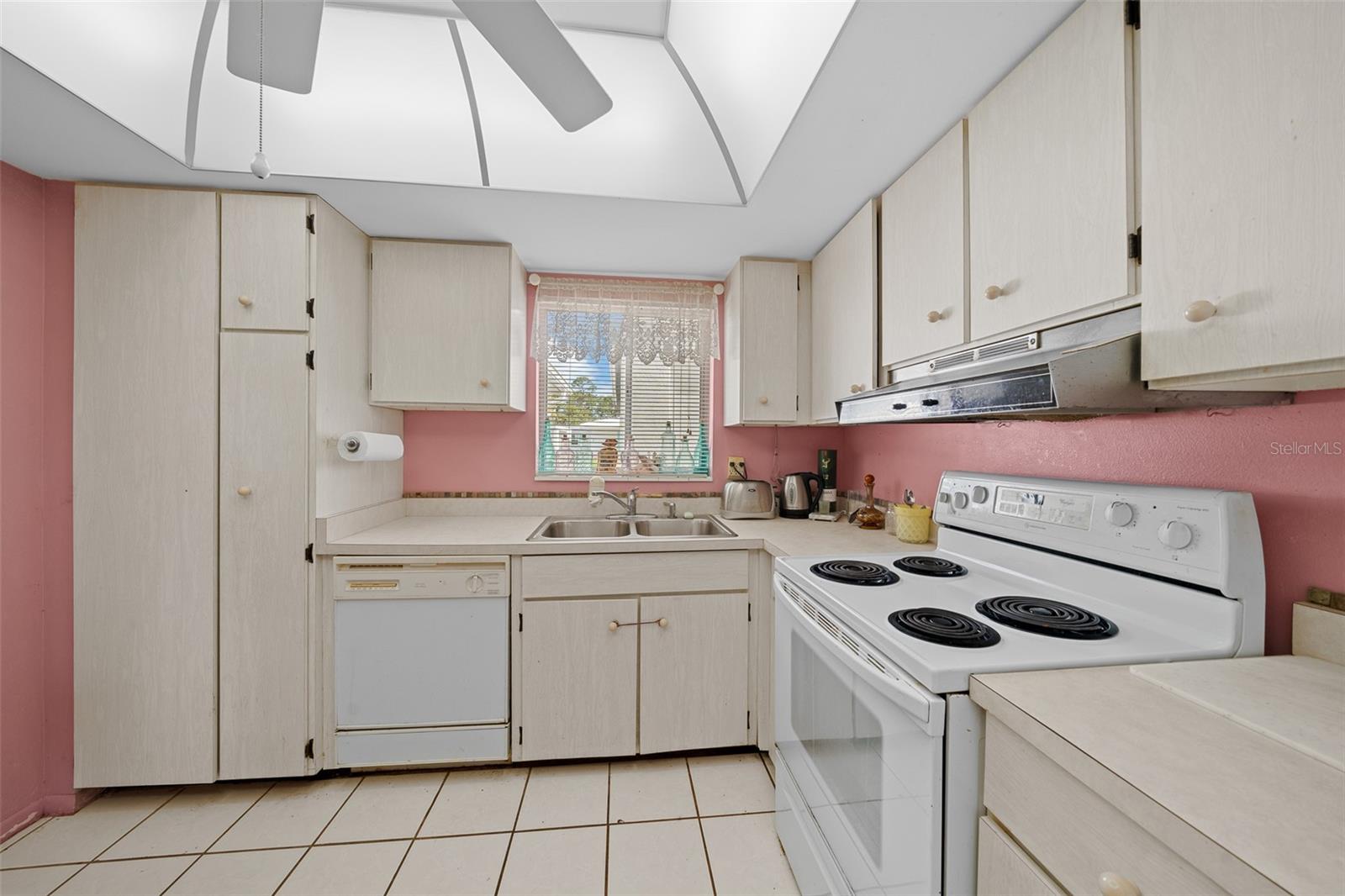 1805 VERA PLACE 2