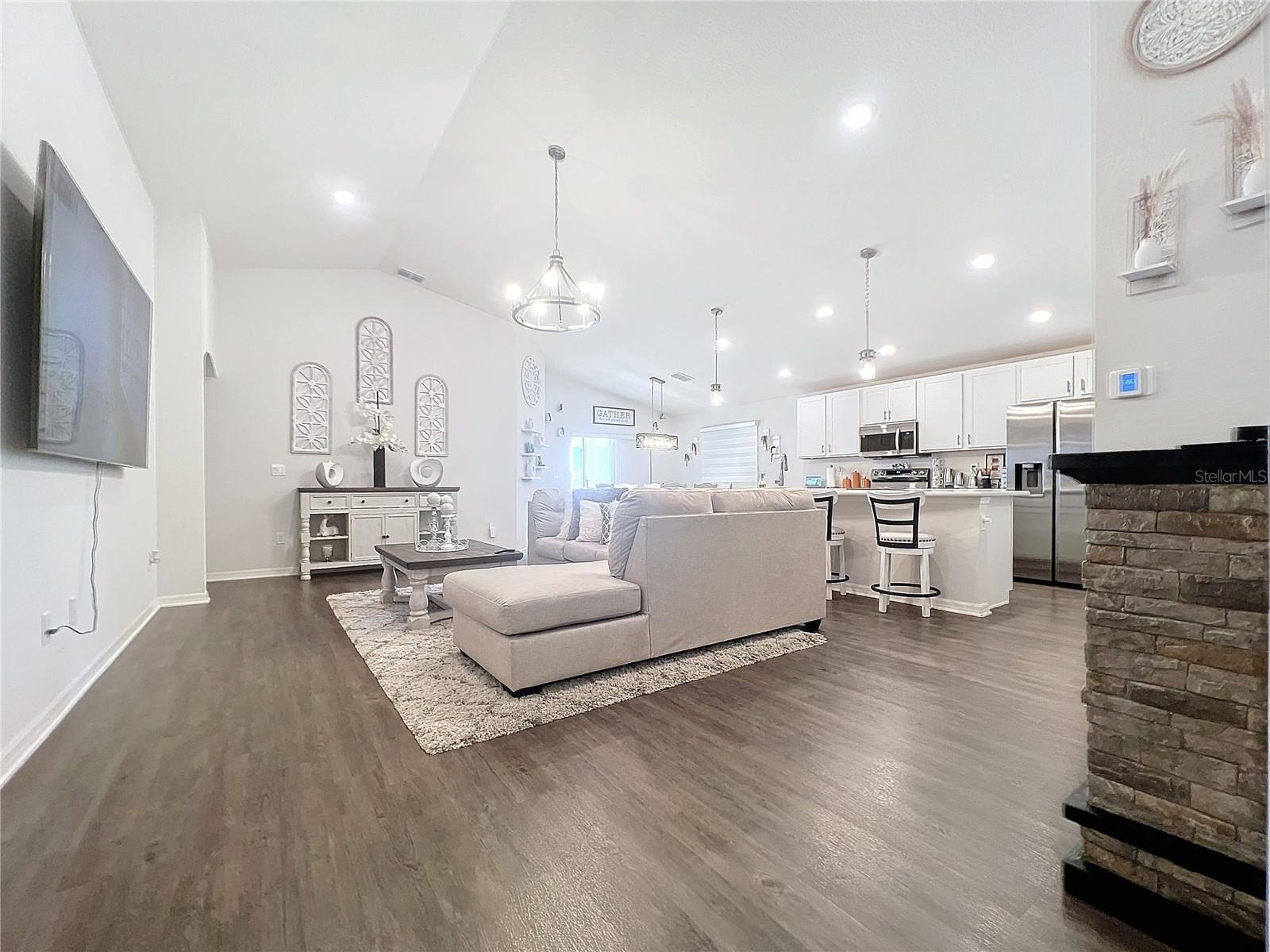 GRACELYN GROVE PH 1 - Residential Lease