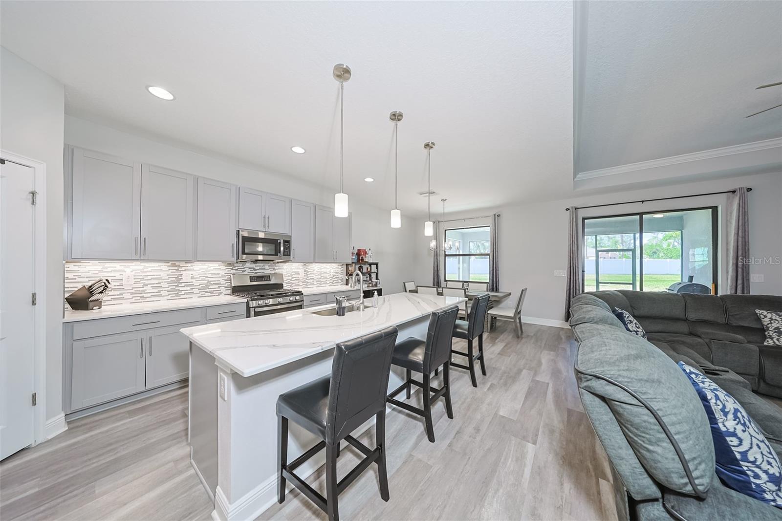 FLORABLU ESTATES - Residential