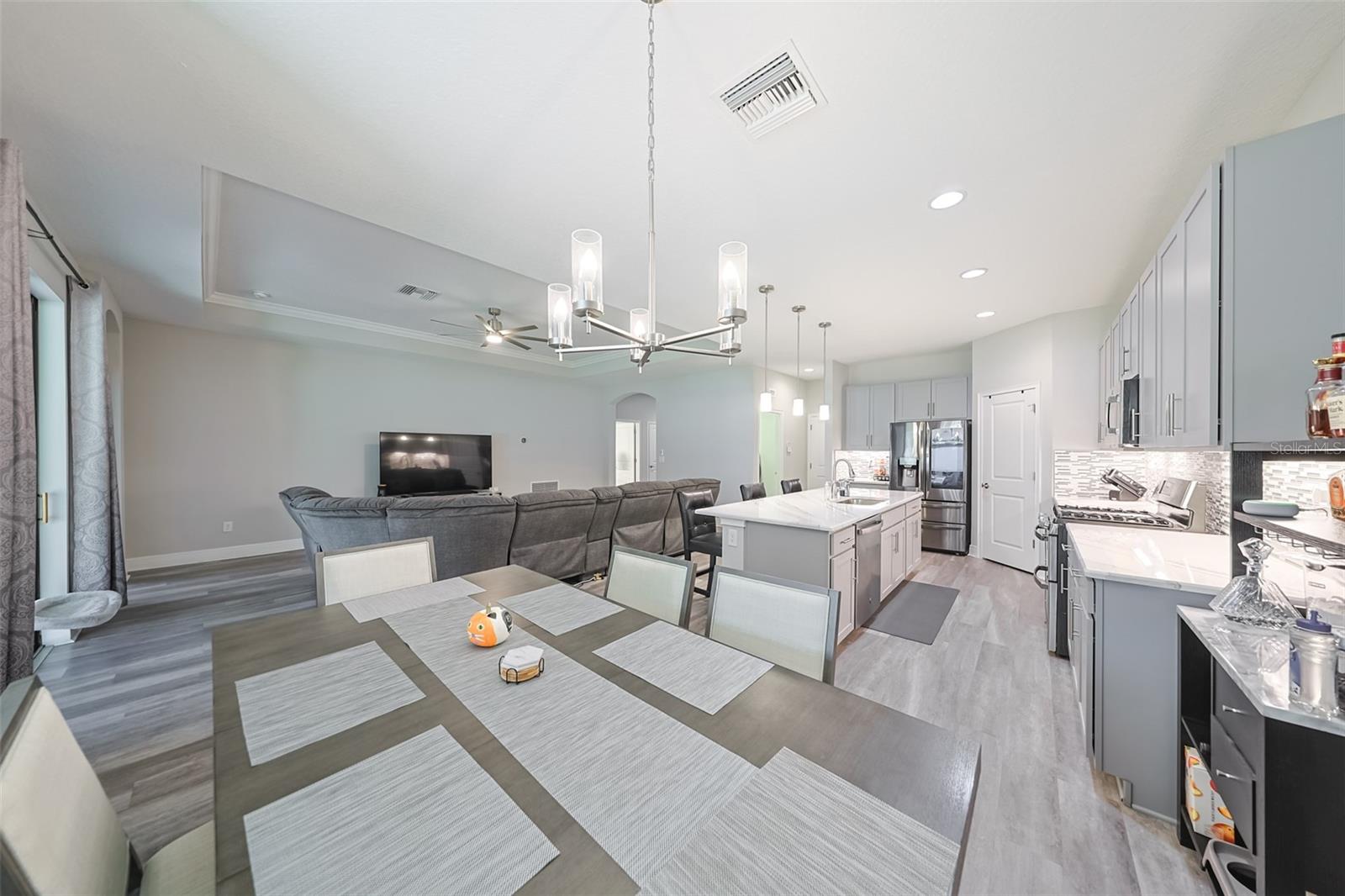 FLORABLU ESTATES - Residential