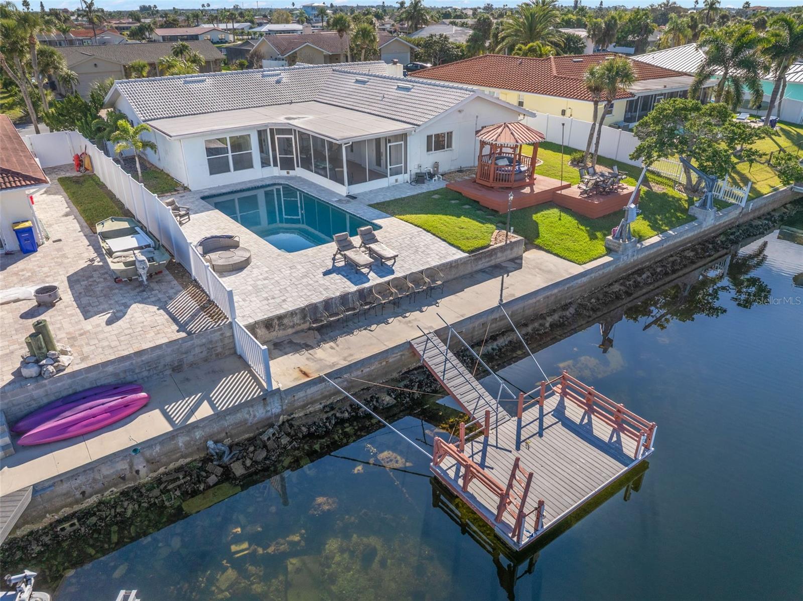 FLOR A MAR - Residential