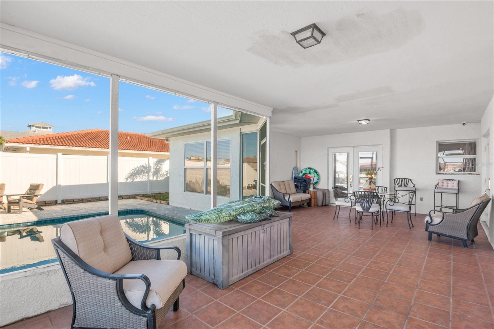 FLOR A MAR - Residential