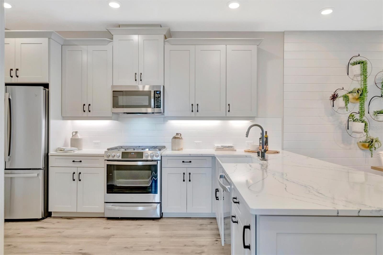 SWEETWATER AT LAKEWOOD RANCH PH I & II - Residential