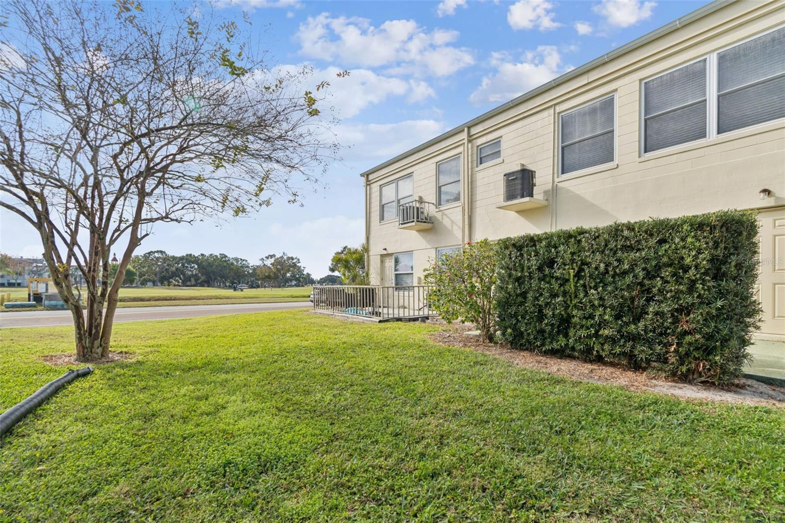 ON TOP OF THE WORLD - Residential