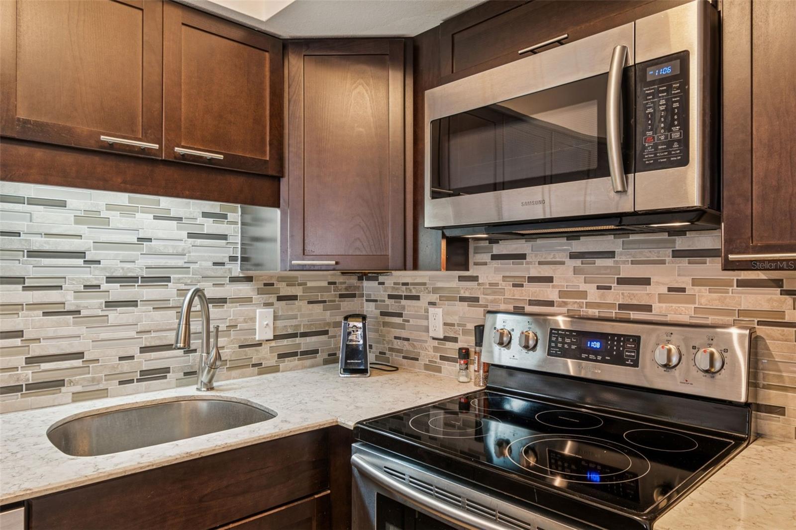 ON TOP OF THE WORLD - Residential