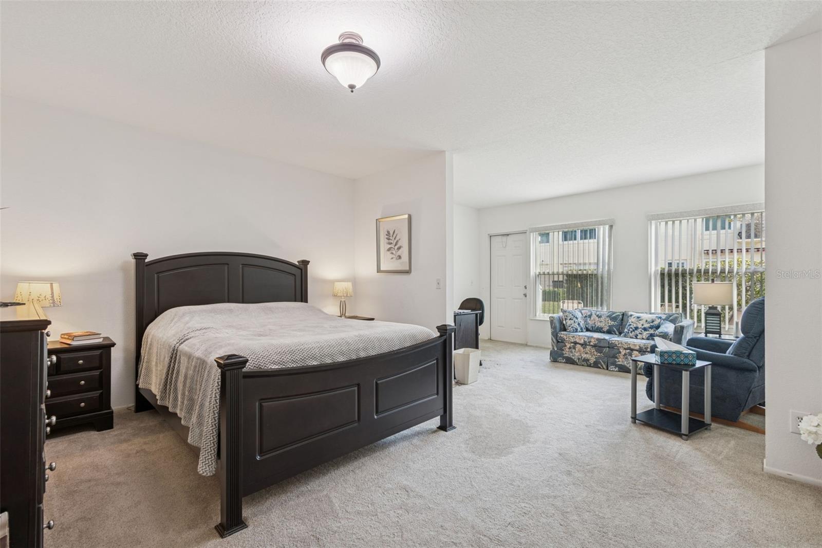 ON TOP OF THE WORLD - Residential