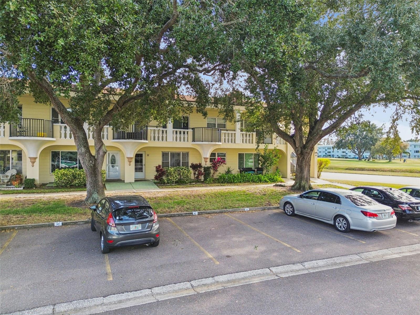 ON TOP OF THE WORLD - Residential