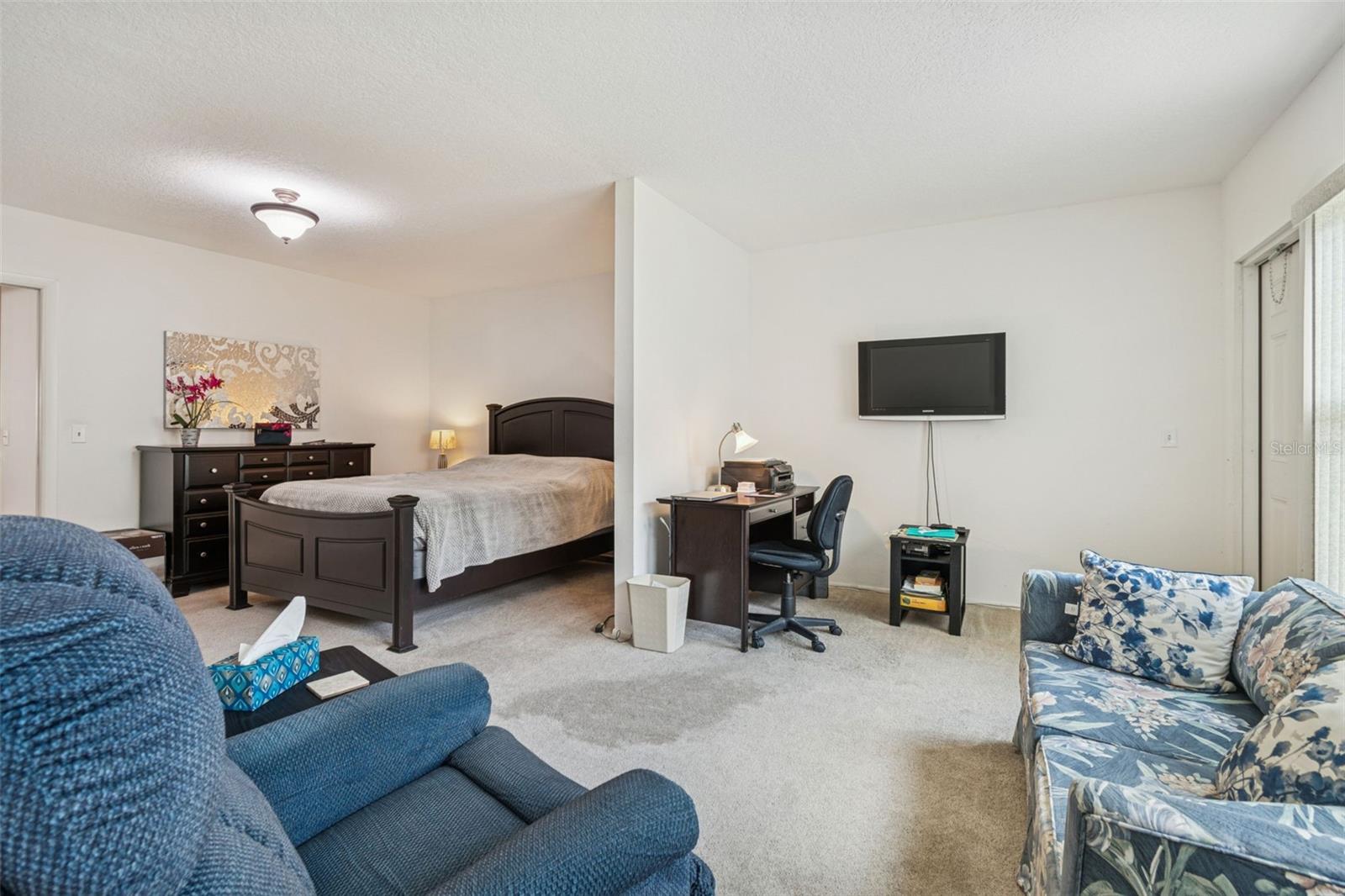 ON TOP OF THE WORLD - Residential