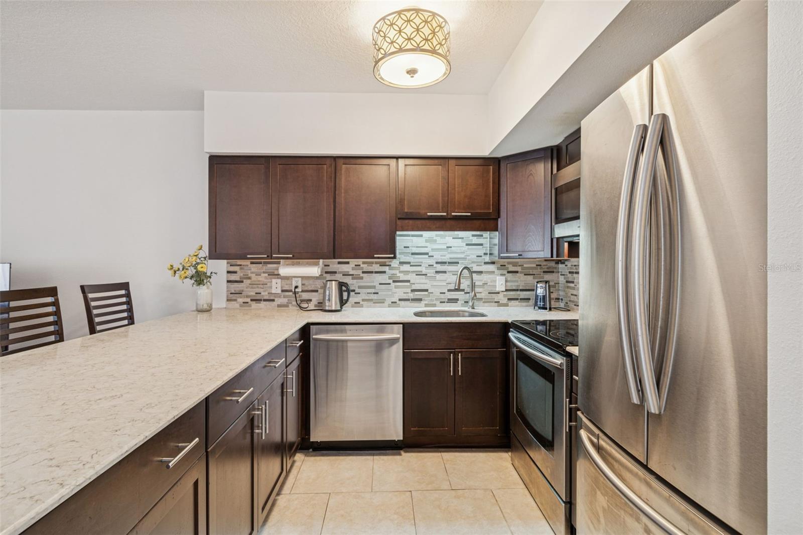 ON TOP OF THE WORLD - Residential