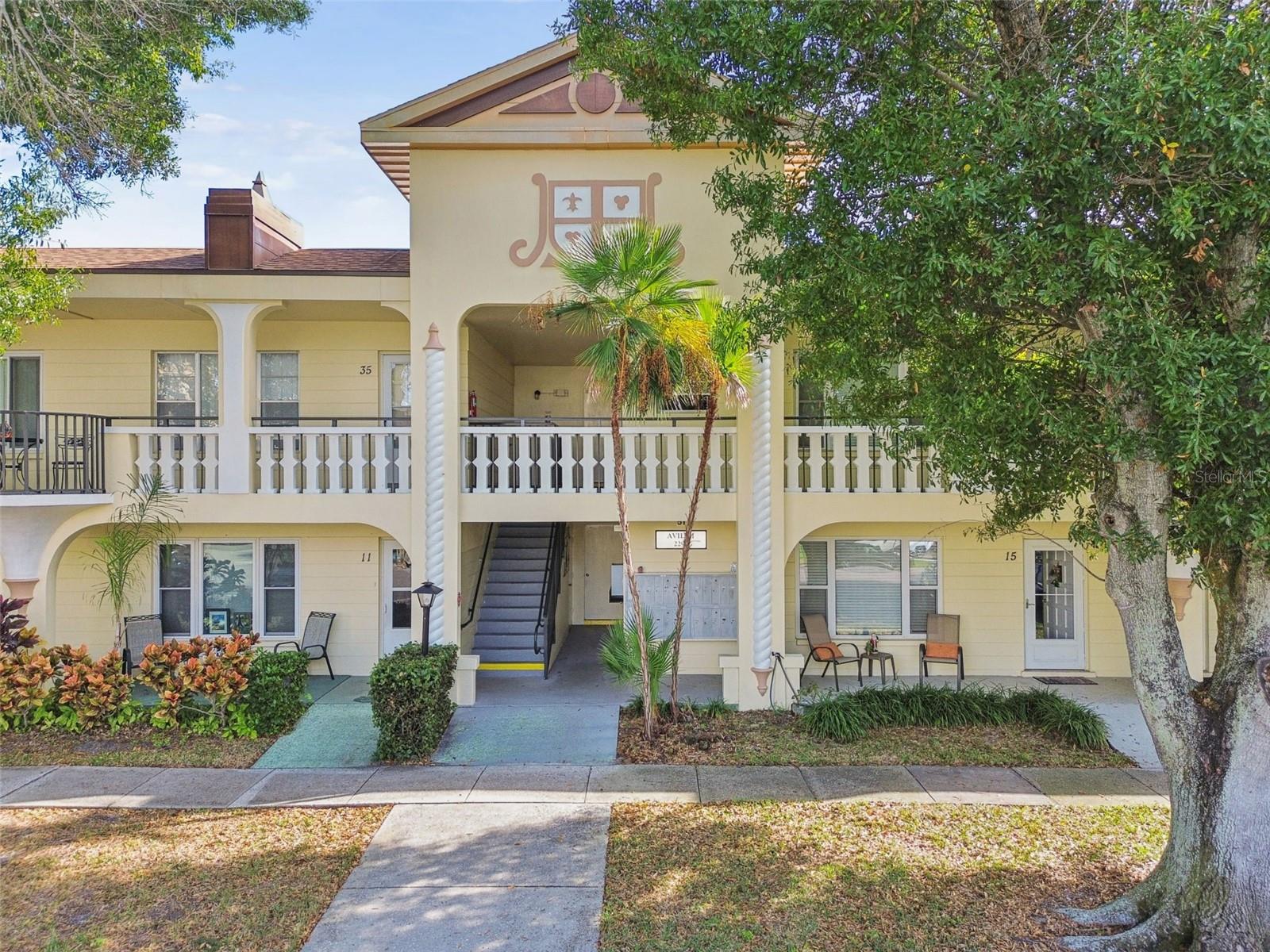 ON TOP OF THE WORLD - Residential