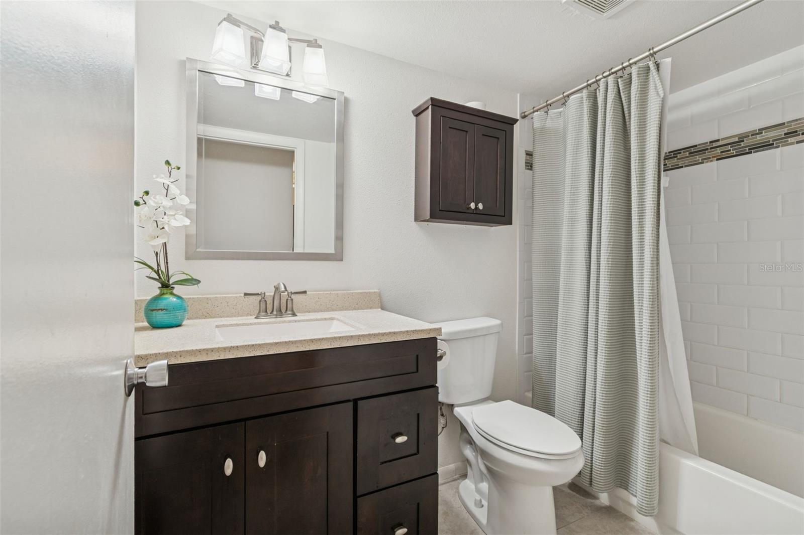 ON TOP OF THE WORLD - Residential