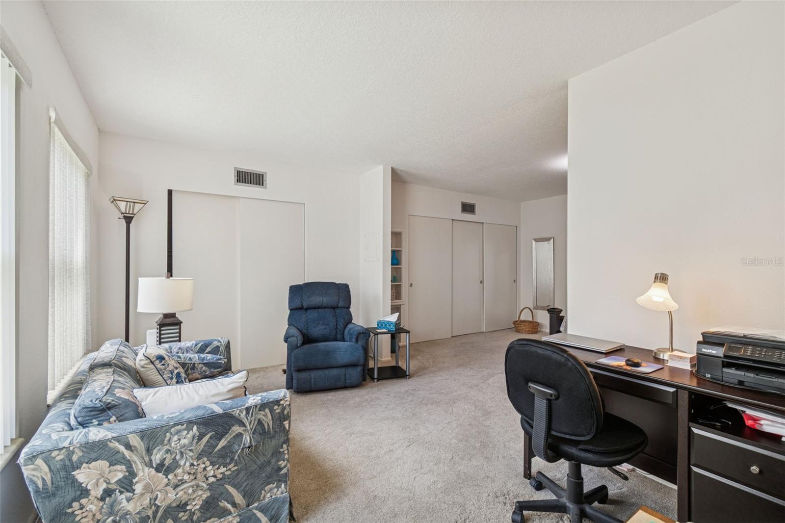 ON TOP OF THE WORLD - Residential