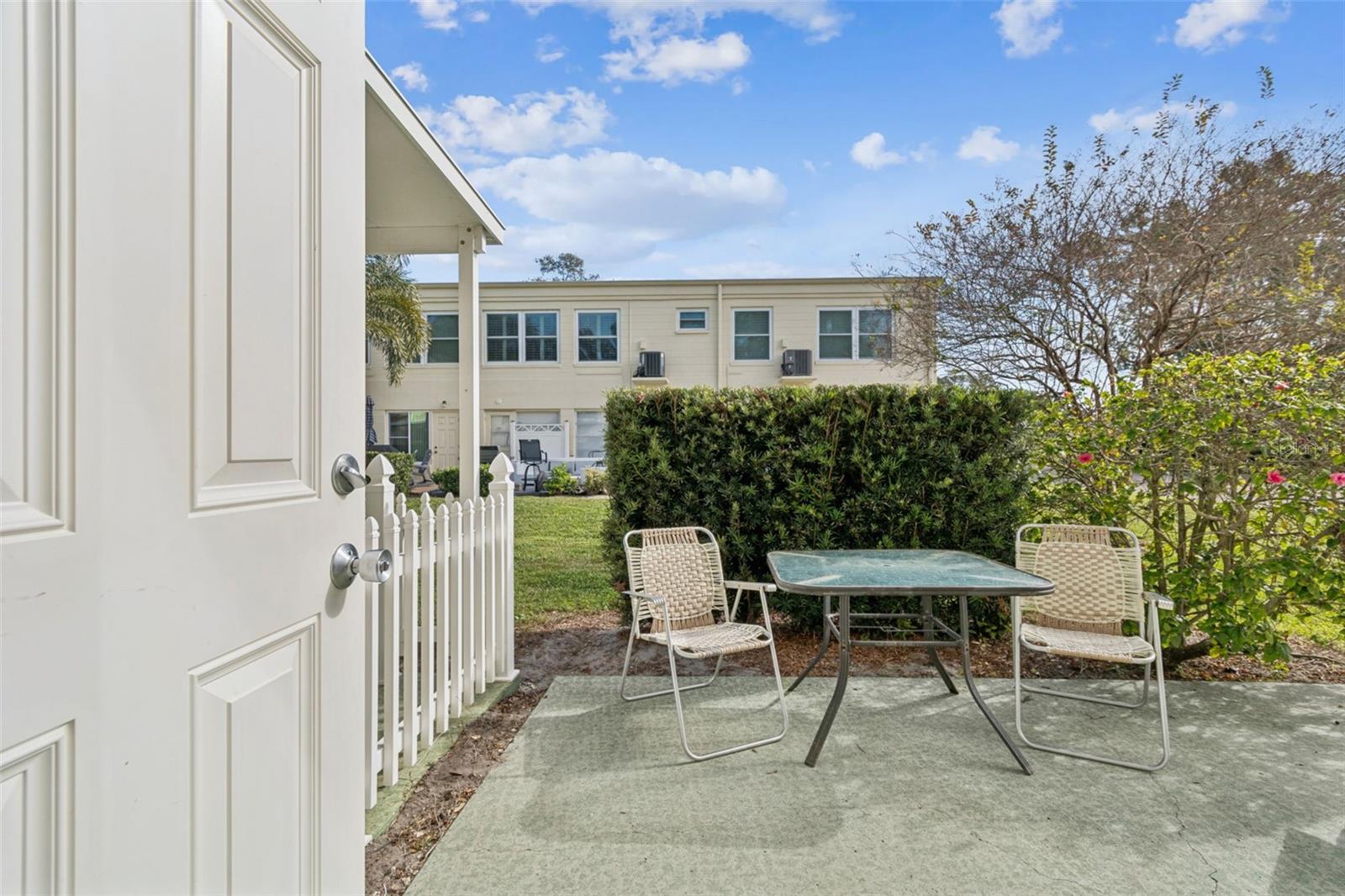 ON TOP OF THE WORLD - Residential