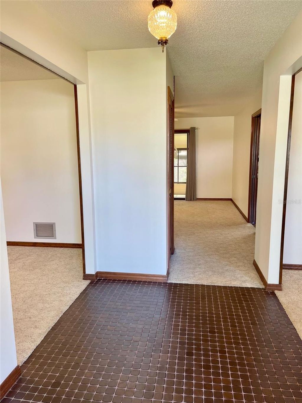 Photo of 4524 SE 11th Place, Ocala, FL 34471 (MLS # OM711835)