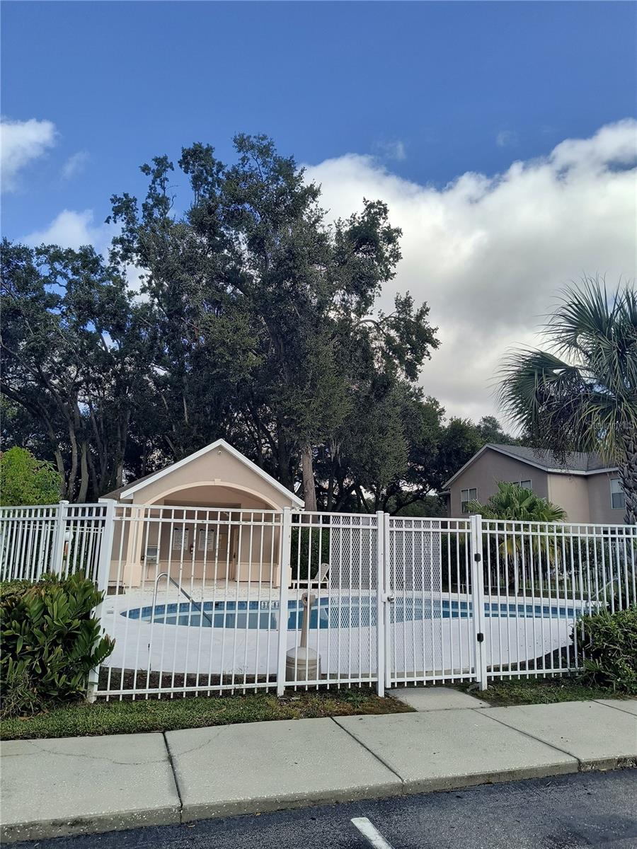 WINDSOR OAKS - Residential Lease