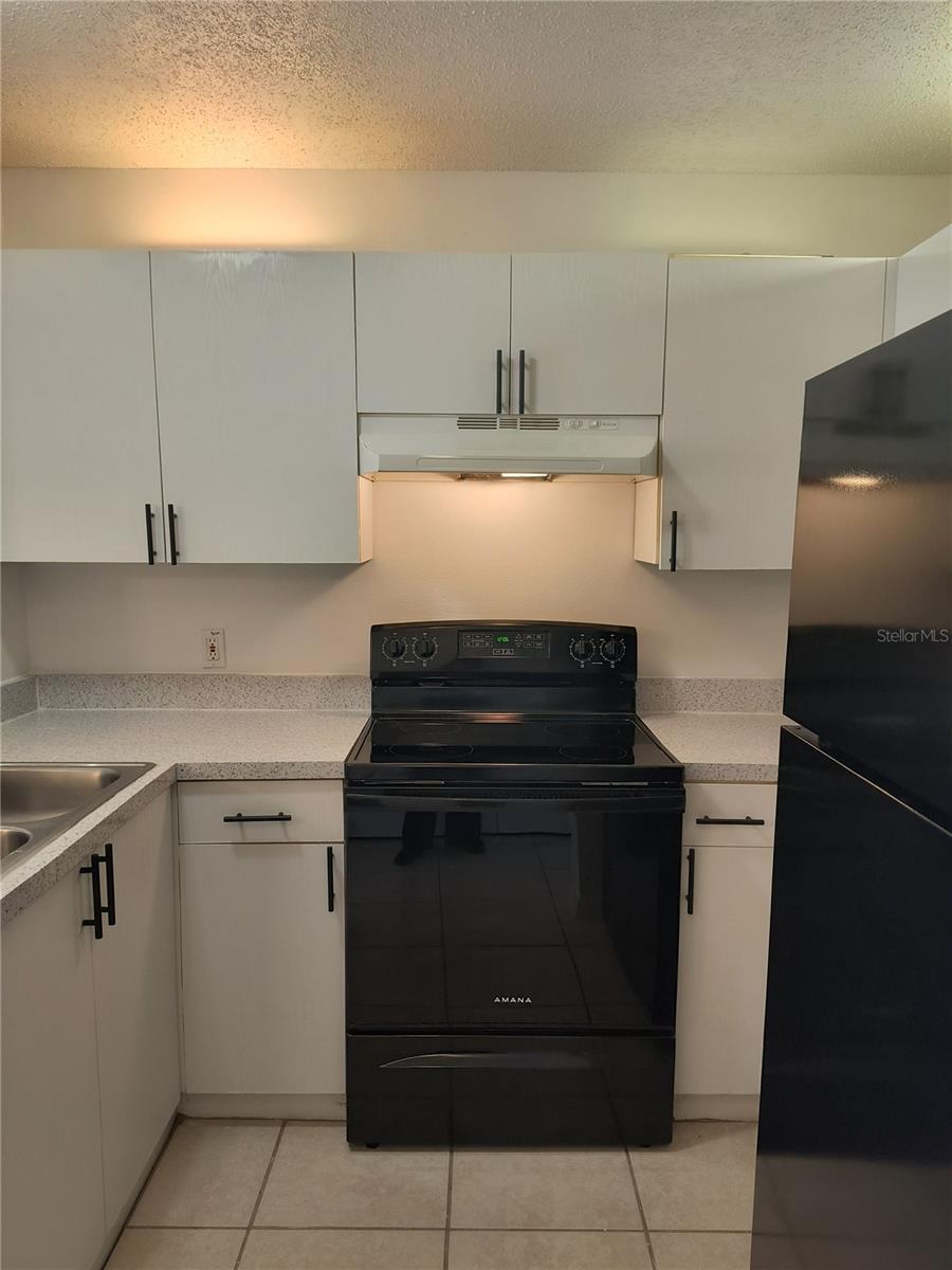 WINDSOR OAKS - Residential Lease